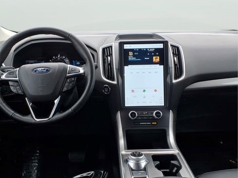 Certified 2024 Ford Edge SEL image 11