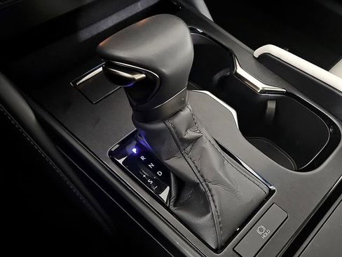 Certified 2025 Lexus ES 350 w/ Premium Package image 17