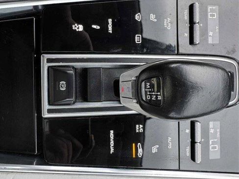 Used 2017 Porsche Panamera 4 AWD/4WD image 34
