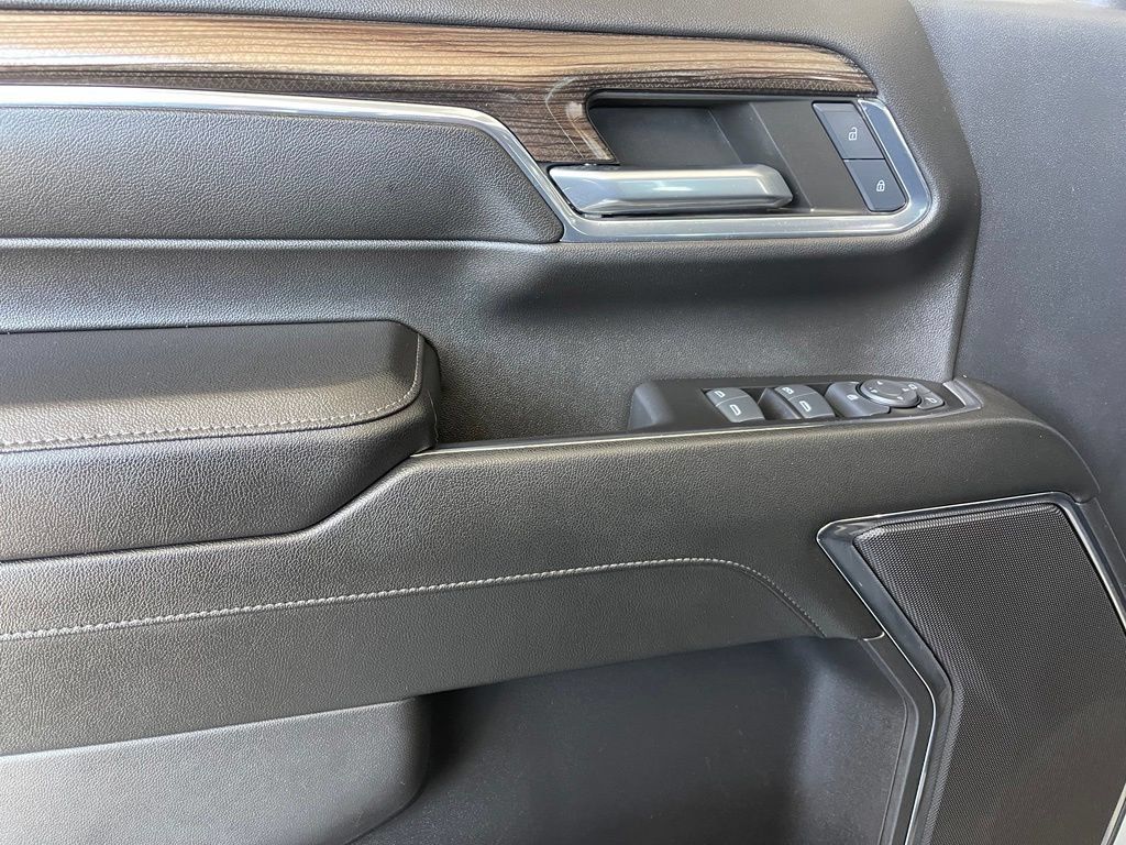 Used 2024 Chevrolet Silverado 2500 LT AWD/4WD image 9