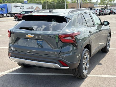 New 2026 Chevrolet Trax LT w/ Driver Confidence Package FWD image 14