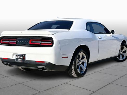 Used 2022 Dodge Challenger SXT w/ Driver Convenience Group image 11