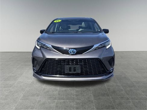 Used 2021 Toyota Sienna XSE image 9