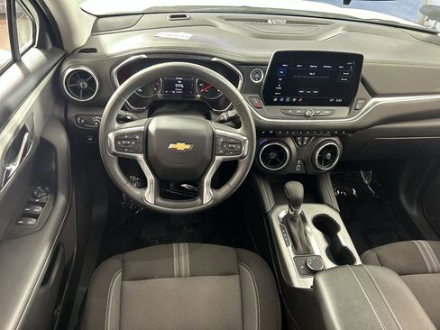 Used 2025 Chevrolet Blazer LT FWD image 21