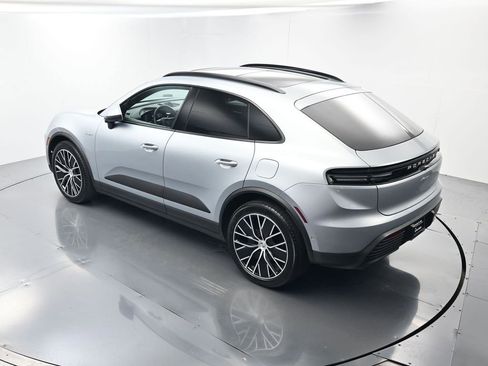 Certified 2025 Porsche Macan Electric RWD image 36