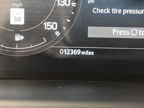 Used 2023 Land Rover Defender 90 X image 33