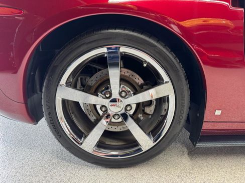 Used 2006 Chevrolet Corvette Convertible w/ Preferred Equipment Group RWD image 29