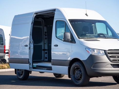 New 2026 Mercedes-Benz Sprinter 2500 image 3