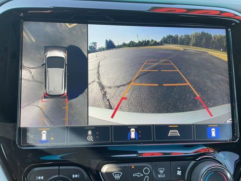 Used 2021 Chevrolet Bolt Premier w/ Infotainment Package image 27