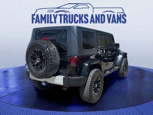 Used 2010 Jeep Wrangler Unlimited Sahara w/ Limited Group AWD/4WD image 5