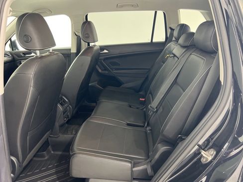 Used 2021 Volkswagen Tiguan SE image 21