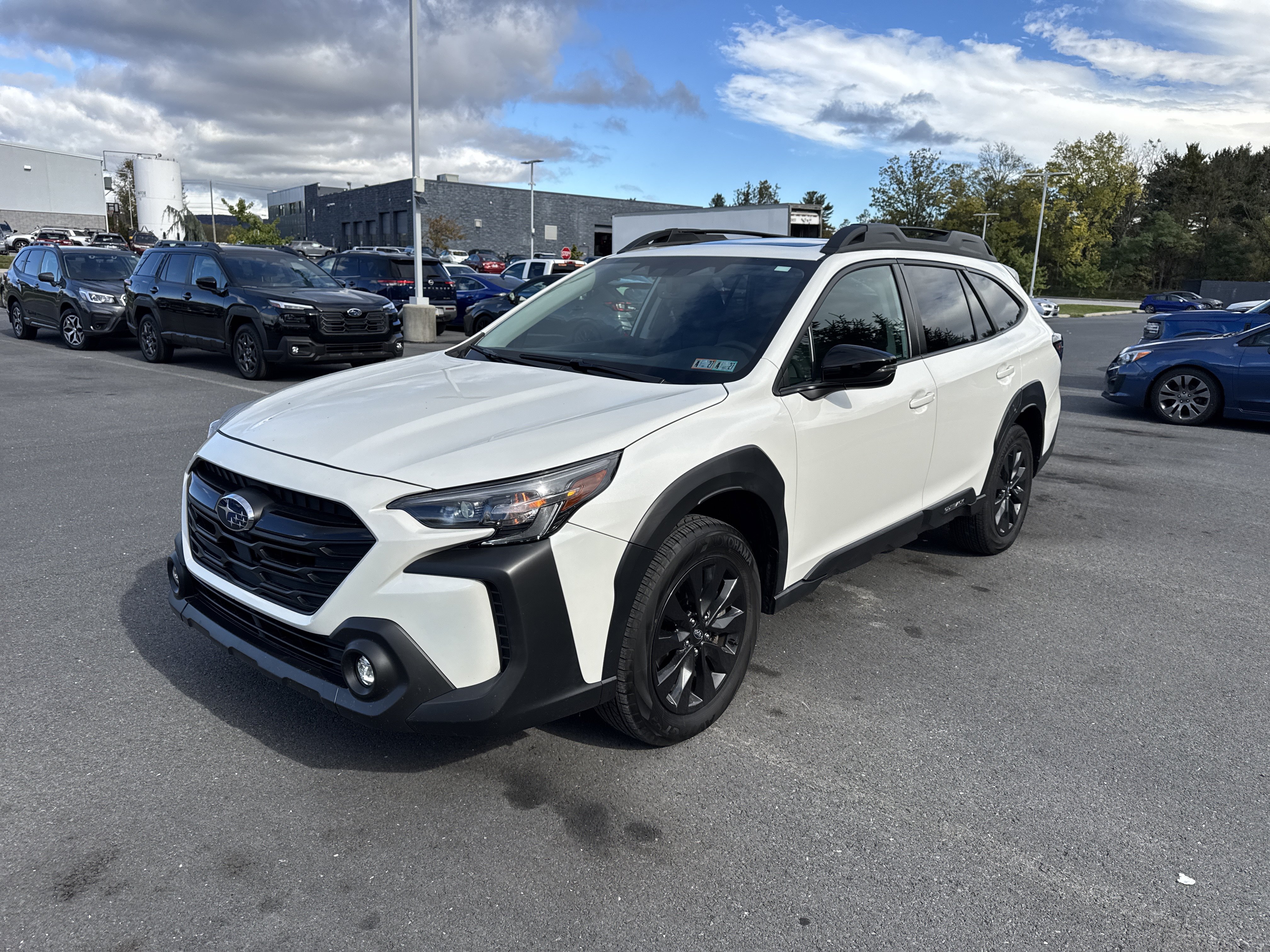 Used 2023 Subaru Outback Onyx Edition AWD/4WD image 23
