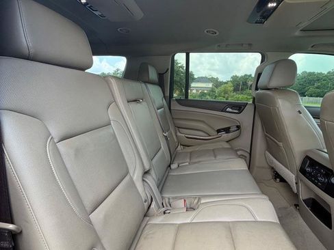 Used 2019 GMC Yukon XL SLT w/ Open Road Package RWD image 17