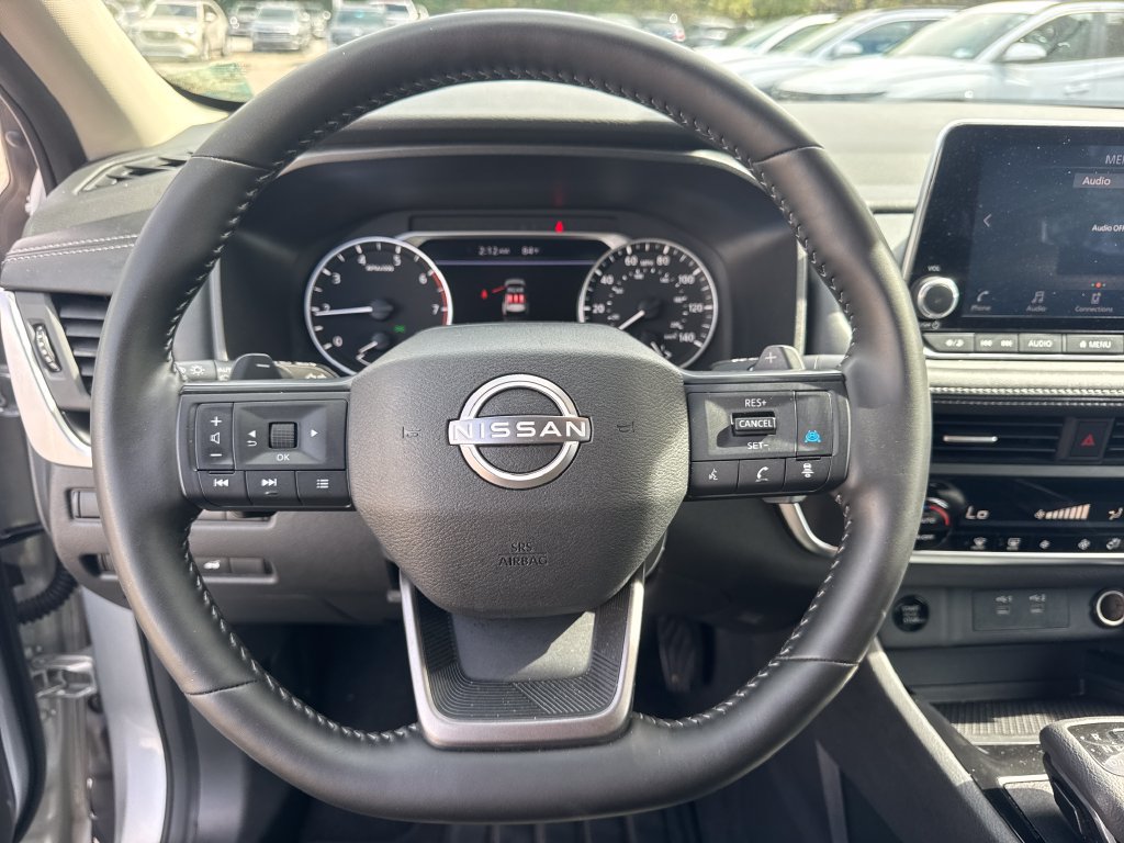 Used 2025 Nissan Rogue SV FWD image 18