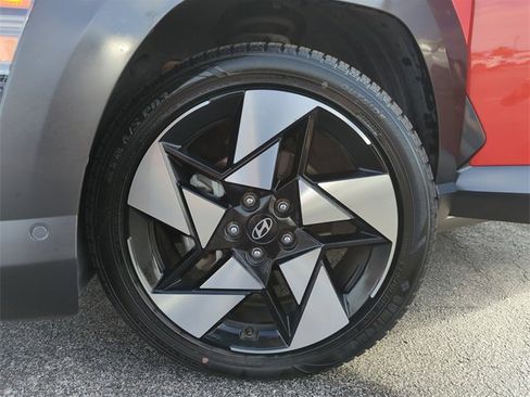 Used 2024 Hyundai Kona Limited image 43