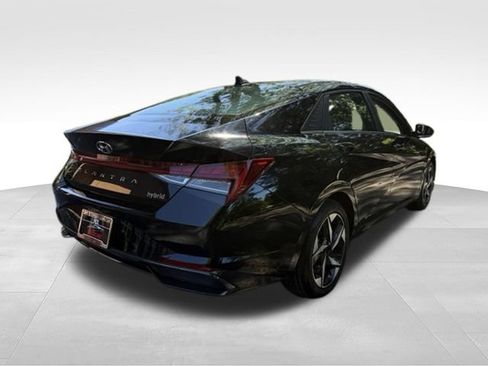Used 2023 Hyundai Elantra Limited FWD image 4