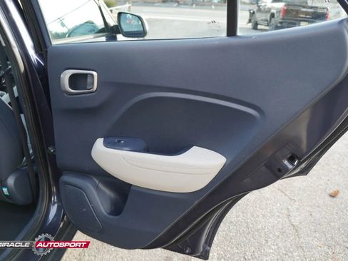 Used 2021 Hyundai Venue w/ Cargo Package image 35