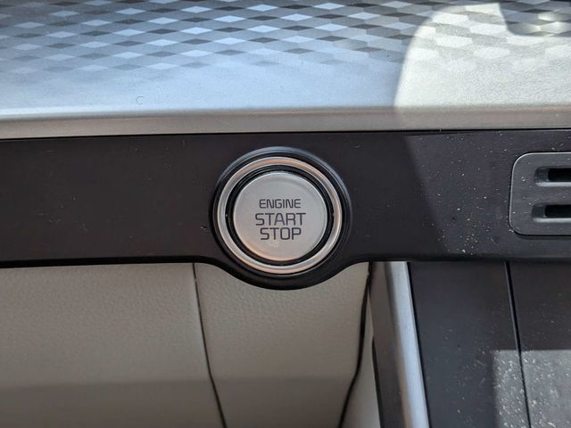 Used 2024 Kia Carnival LX FWD image 30