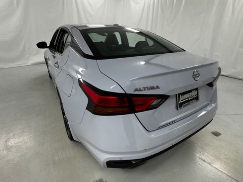 Used 2024 Nissan Altima 2.5 SR w/ SR Premium Package FWD image 5