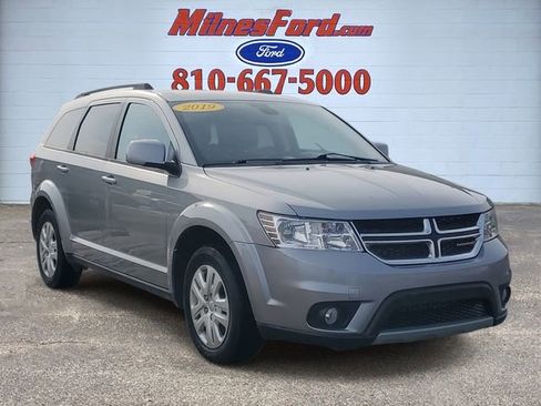 Used 2019 Dodge Journey SE image 2