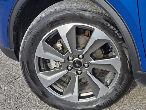 Used 2023 Ford Escape Platinum image 10