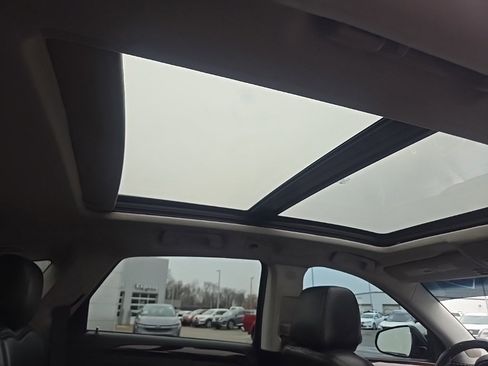 Used 2011 Cadillac SRX Luxury image 30