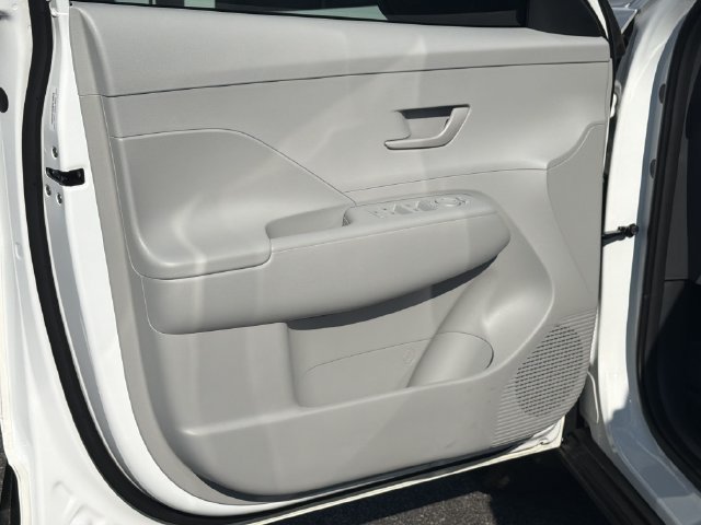 Certified 2025 Hyundai Kona SEL FWD image 18