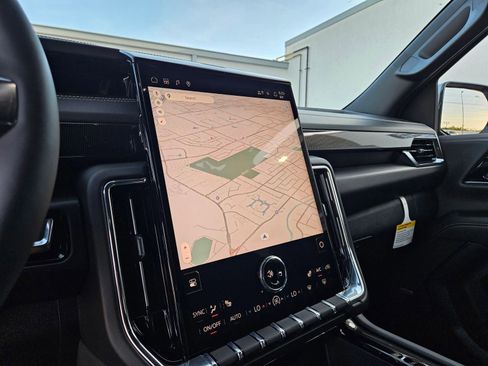 New 2026 GMC Yukon Elevation image 16