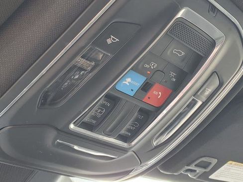 Used 2023 Jeep Grand Cherokee Altitude AWD/4WD image 19