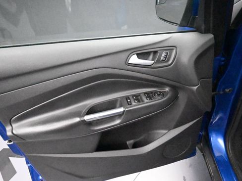 Used 2018 Ford Escape SE w/ SE Sync 3 Package FWD image 13