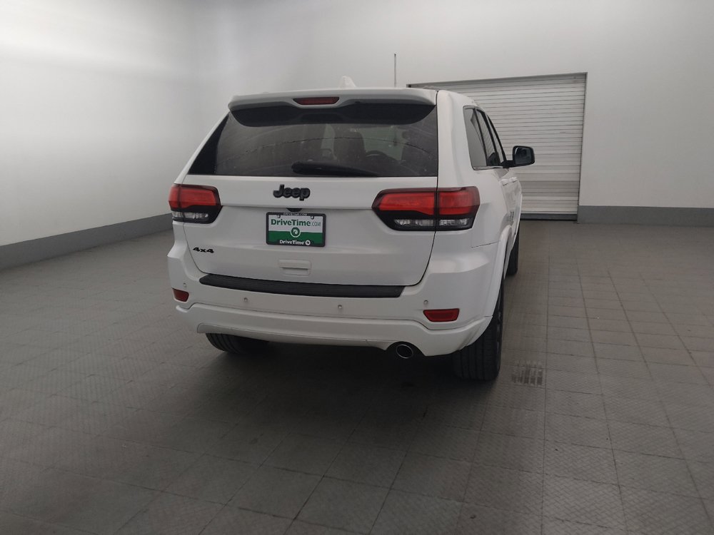 Used 2018 Jeep Grand Cherokee Altitude AWD/4WD image 7