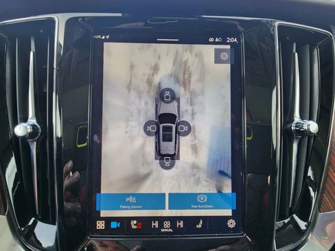 Used 2025 Volvo V60 B5 Cross Country Plus image 31