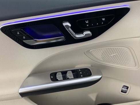 Used 2025 Mercedes-Benz C 300 4MATIC Sedan image 30