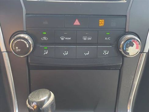 Used 2016 Toyota Camry SE FWD image 20