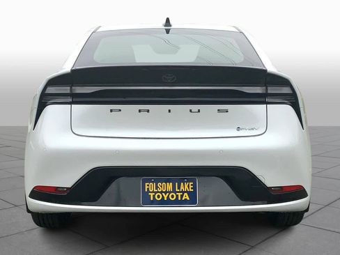 New 2026 Toyota Prius Plug-In Hybrid image 4