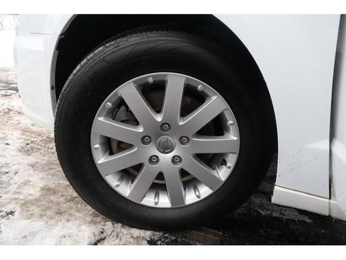 Used 2014 Chrysler Town & Country Touring image 14