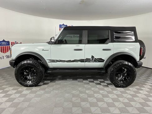 Used 2023 Ford Bronco Badlands w/ Sasquatch Package AWD/4WD image 6