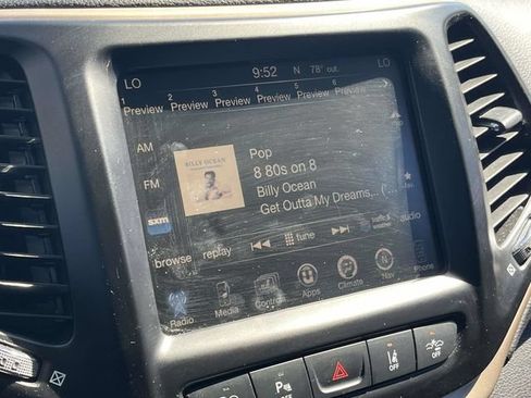 Used 2014 Jeep Cherokee Limited w/ Technology Group FWD image 30