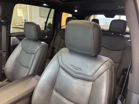 Used 2024 Cadillac XT6 Sport image 22