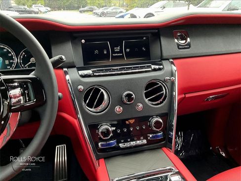 Certified 2022 Rolls-Royce Cullinan image 8