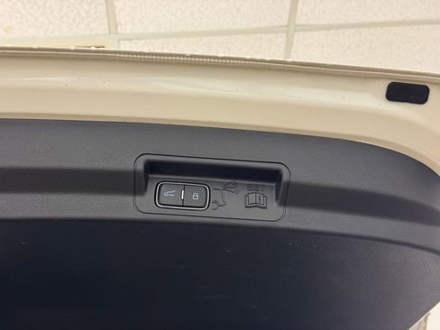 Used 2023 Ford Explorer XLT w/ Equipment Group 202A image 25