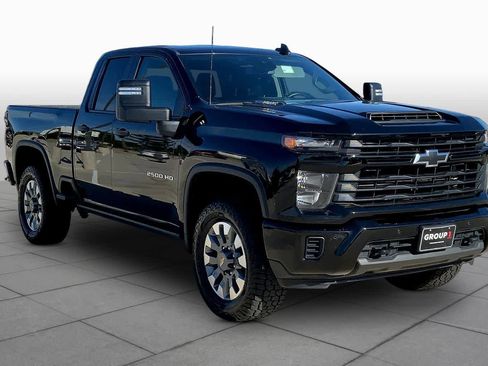 Certified 2025 Chevrolet Silverado 2500 Custom w/ Custom Value Package RWD image 3