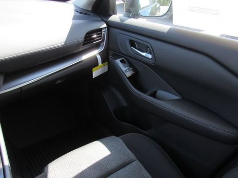 New 2026 Nissan Rogue SV FWD image 20