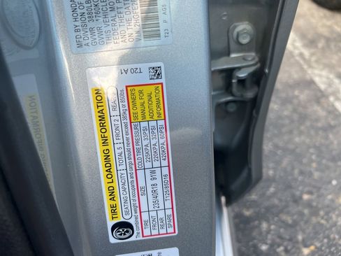 Used 2023 Honda Civic Sport image 15