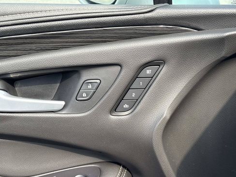 Used 2017 Buick Envision Essence FWD image 13