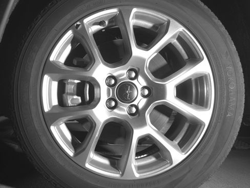 Used 2025 Jeep Compass Limited image 12