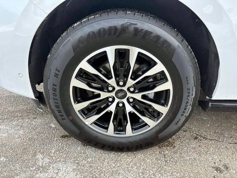 Used 2025 Ford Expedition Max Platinum image 7