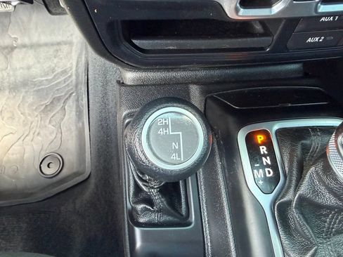 Used 2018 Jeep Wrangler Unlimited Sport S AWD/4WD image 43