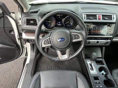 Used 2017 Subaru Outback 3.6R Limited image 12
