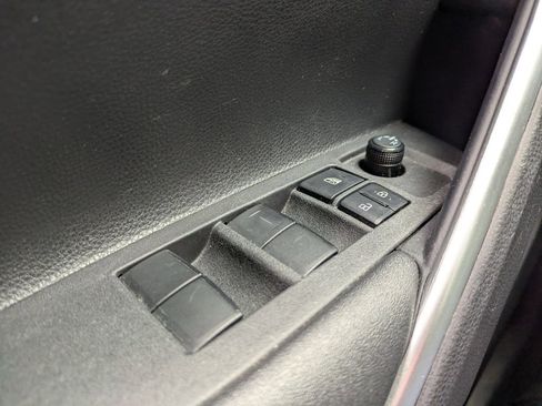 Certified 2024 Toyota Corolla Cross XLE image 23